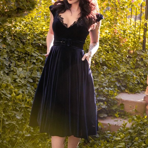 La Femme En Noir Dresses & Skirts - La Femme En Noir Baudelaire Swing Dress Black L